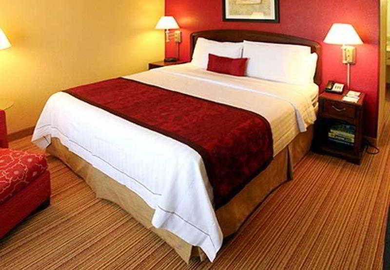 Hotel Courtyard By Marriott Rock Hill Habitación foto